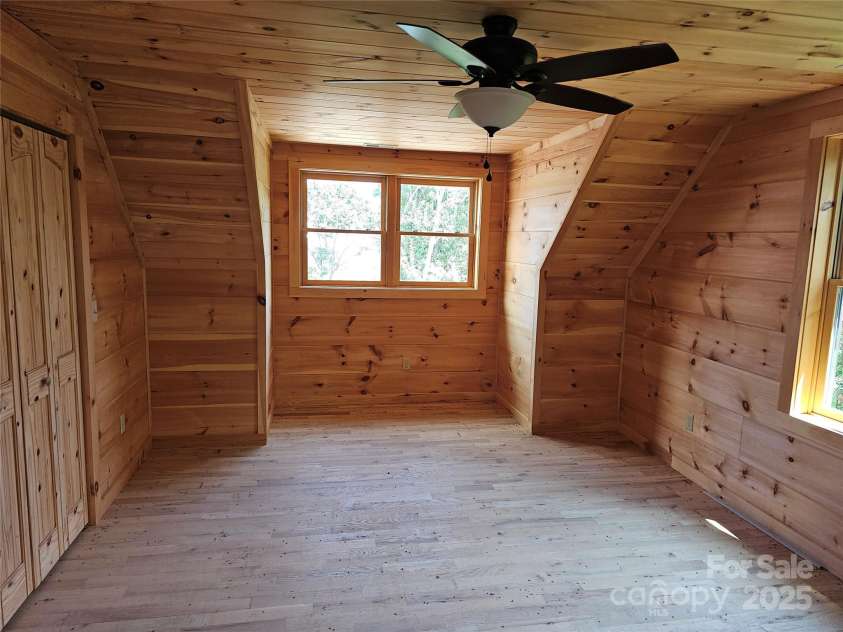 266 Potomac Falls Drive, Black Mountain, NC 28711.  MLS# CAR4293950, YatesRealty ID 2697. 