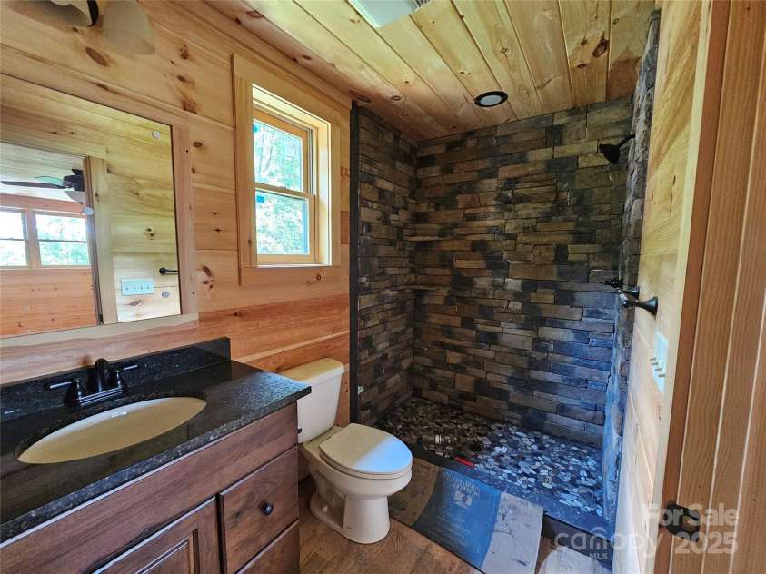 266 Potomac Falls Drive, Black Mountain, NC 28711.  MLS# CAR4293950, YatesRealty ID 2697. 