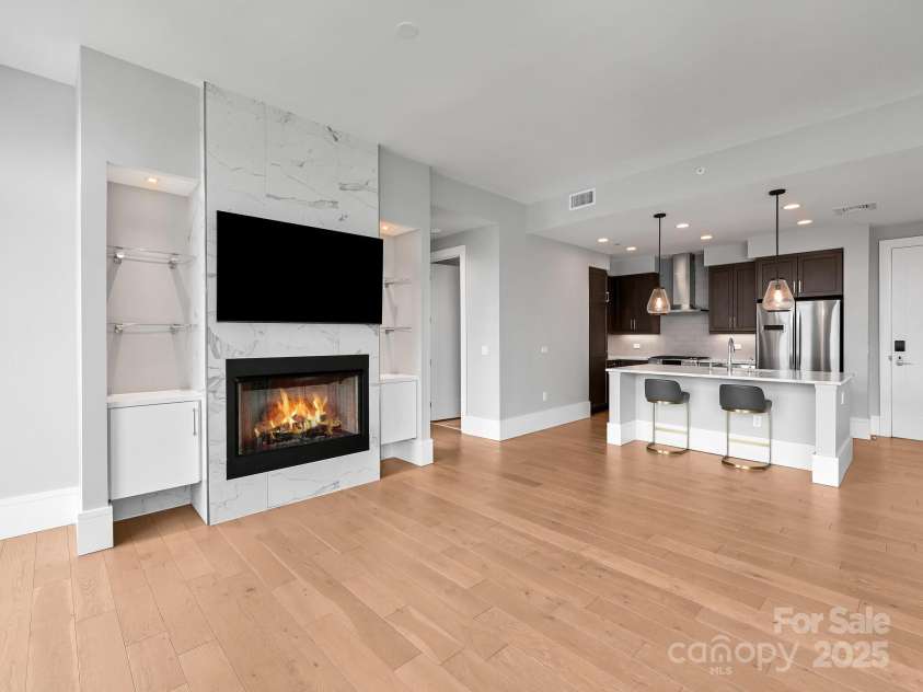 7 Patton Avenue, Asheville, NC 28801.  MLS# CAR4302588, YatesRealty ID 2697. 