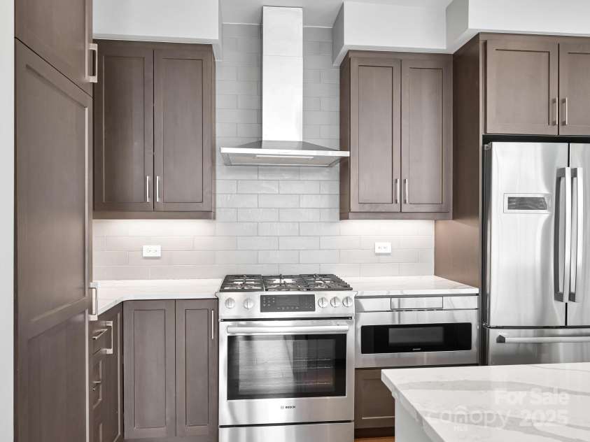 7 Patton Avenue, Asheville, NC 28801.  MLS# CAR4302588, YatesRealty ID 2697. 