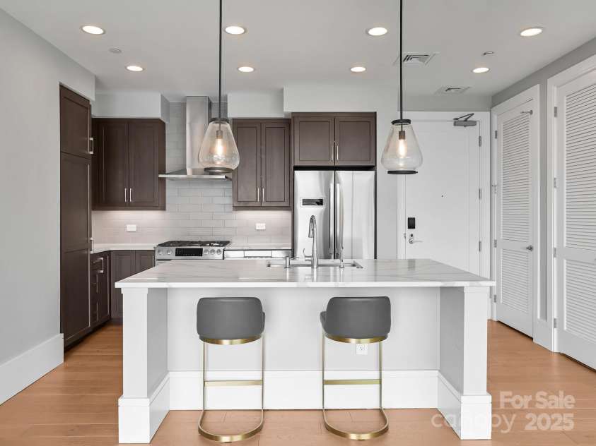 7 Patton Avenue, Asheville, NC 28801.  MLS# CAR4302588, YatesRealty ID 2697. Spacious kitchen