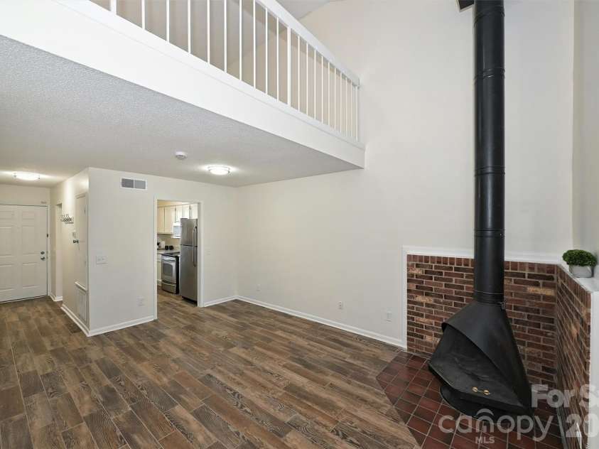 3131 Heathstead Place, Charlotte, NC 28210.  MLS# CAR4384029, YatesRealty ID 26970. 