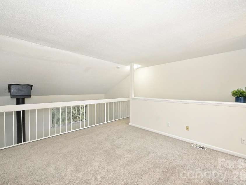 3131 Heathstead Place, Charlotte, NC 28210.  MLS# CAR4384029, YatesRealty ID 26970. 