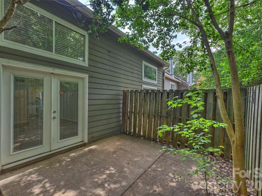 3131 Heathstead Place, Charlotte, NC 28210.  MLS# CAR4384029, YatesRealty ID 26970. 