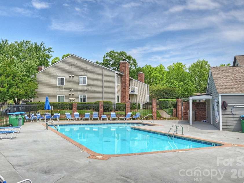3131 Heathstead Place, Charlotte, NC 28210.  MLS# CAR4384029, YatesRealty ID 26970. 