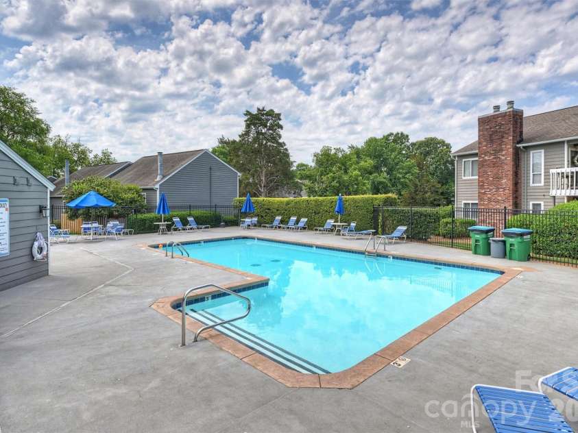 3131 Heathstead Place, Charlotte, NC 28210.  MLS# CAR4384029, YatesRealty ID 26970. 