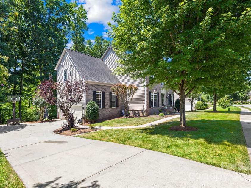 4103 Amber Leigh Way Drive, Charlotte, NC 28269.  MLS# CAR4277812, YatesRealty ID 26970. 