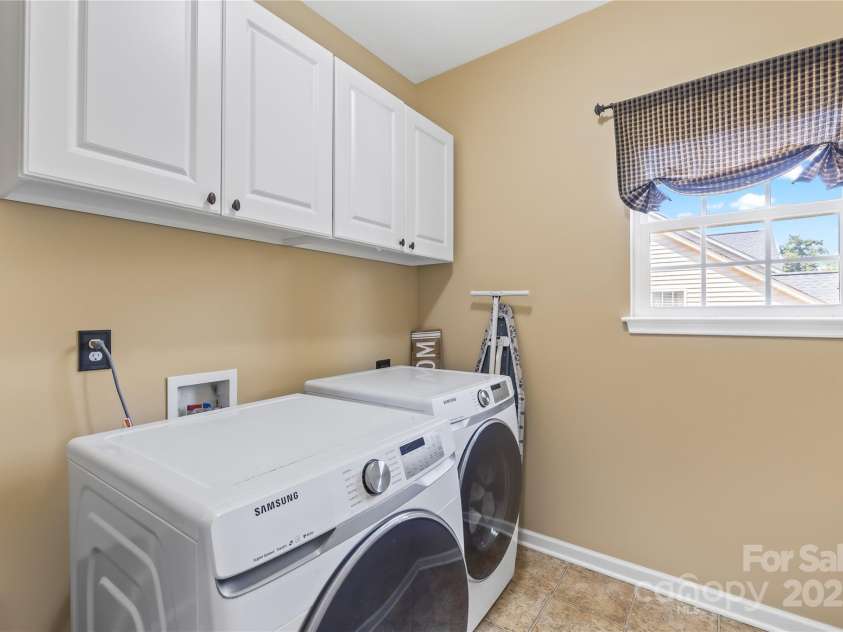 4103 Amber Leigh Way Drive, Charlotte, NC 28269.  MLS# CAR4277812, YatesRealty ID 26970. 