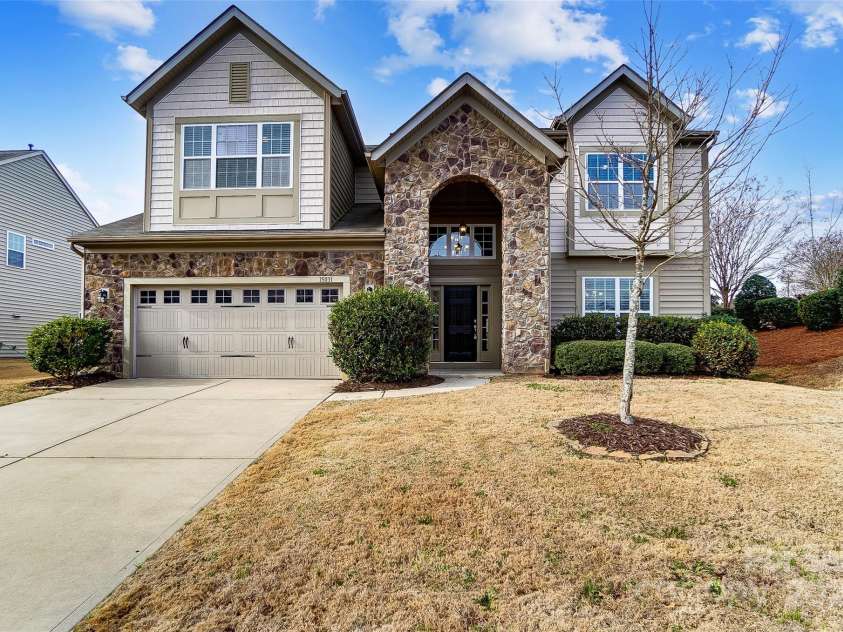 15031 Brannock Hills Drive, Charlotte, NC 28278.  MLS# CAR4282601, YatesRealty ID 26971. 