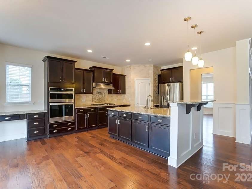 15031 Brannock Hills Drive, Charlotte, NC 28278.  MLS# CAR4282601, YatesRealty ID 26971. 