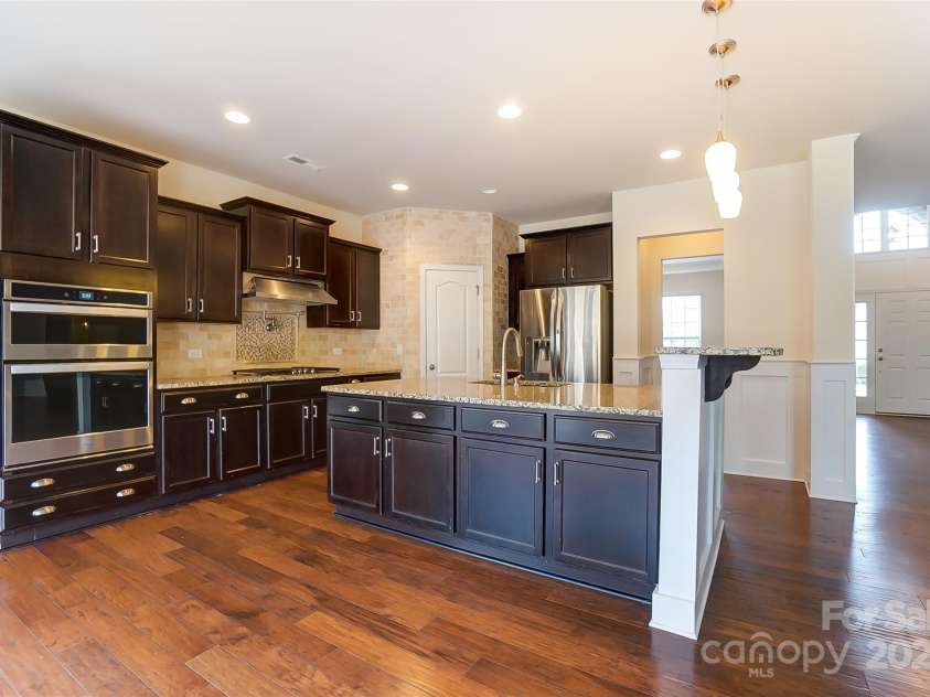 15031 Brannock Hills Drive, Charlotte, NC 28278.  MLS# CAR4282601, YatesRealty ID 26971. 