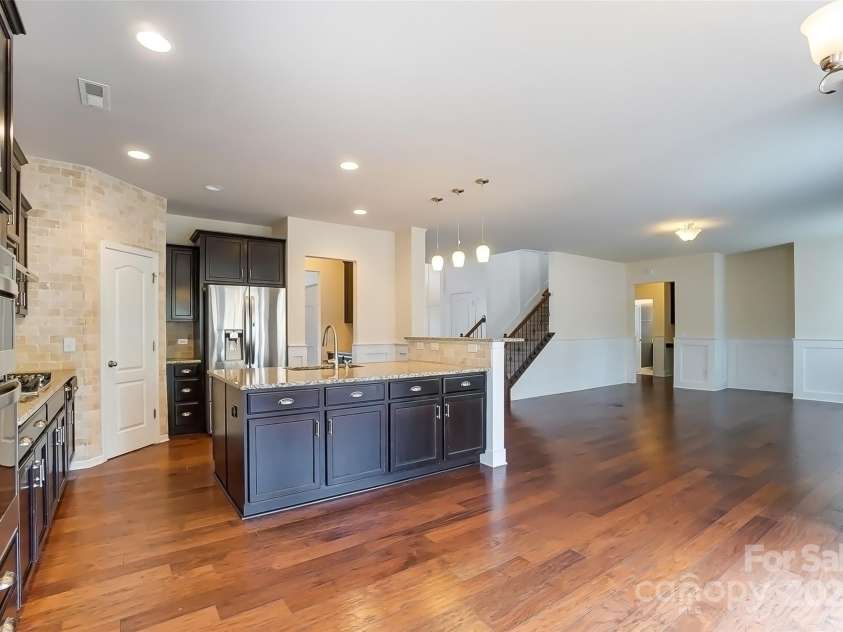 15031 Brannock Hills Drive, Charlotte, NC 28278.  MLS# CAR4282601, YatesRealty ID 26971. 