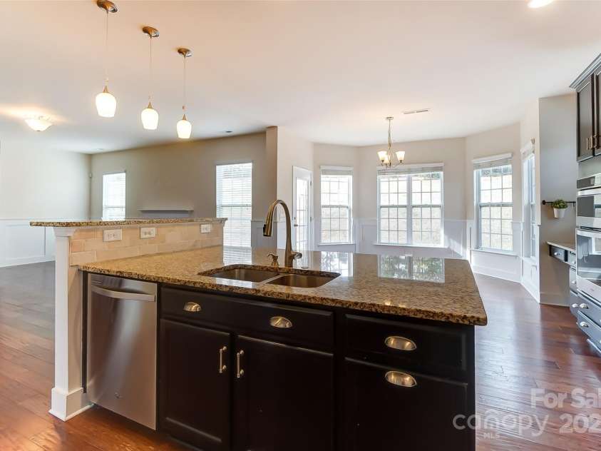 15031 Brannock Hills Drive, Charlotte, NC 28278.  MLS# CAR4282601, YatesRealty ID 26971. 