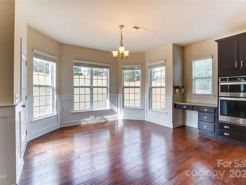 15031 Brannock Hills Drive, Charlotte, NC 28278.  MLS# CAR4282601, YatesRealty ID 26971. 