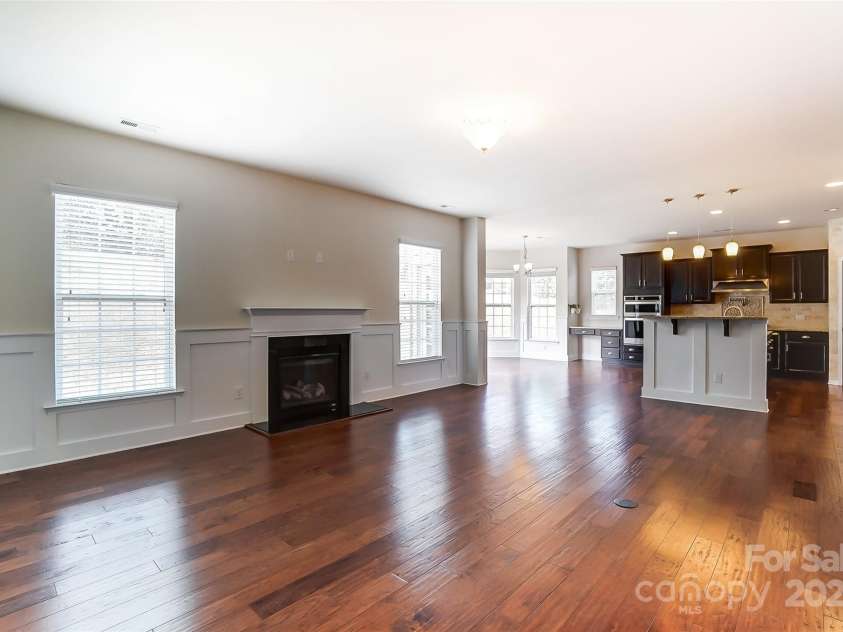 15031 Brannock Hills Drive, Charlotte, NC 28278.  MLS# CAR4282601, YatesRealty ID 26971. 