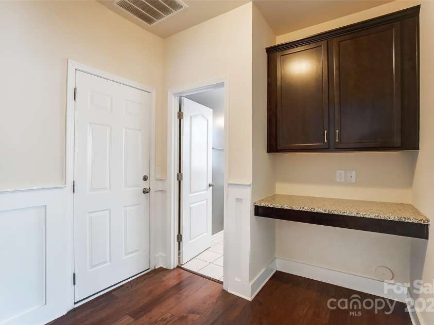 15031 Brannock Hills Drive, Charlotte, NC 28278.  MLS# CAR4282601, YatesRealty ID 26971. 