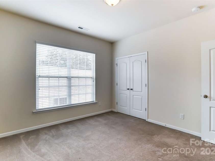 15031 Brannock Hills Drive, Charlotte, NC 28278.  MLS# CAR4282601, YatesRealty ID 26971. 