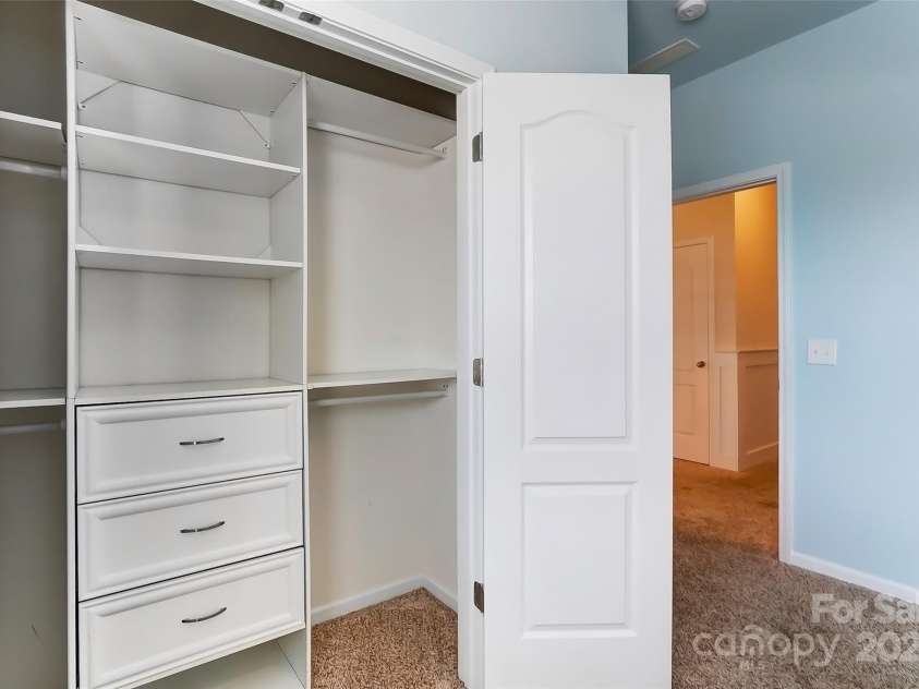 15031 Brannock Hills Drive, Charlotte, NC 28278.  MLS# CAR4282601, YatesRealty ID 26971. 