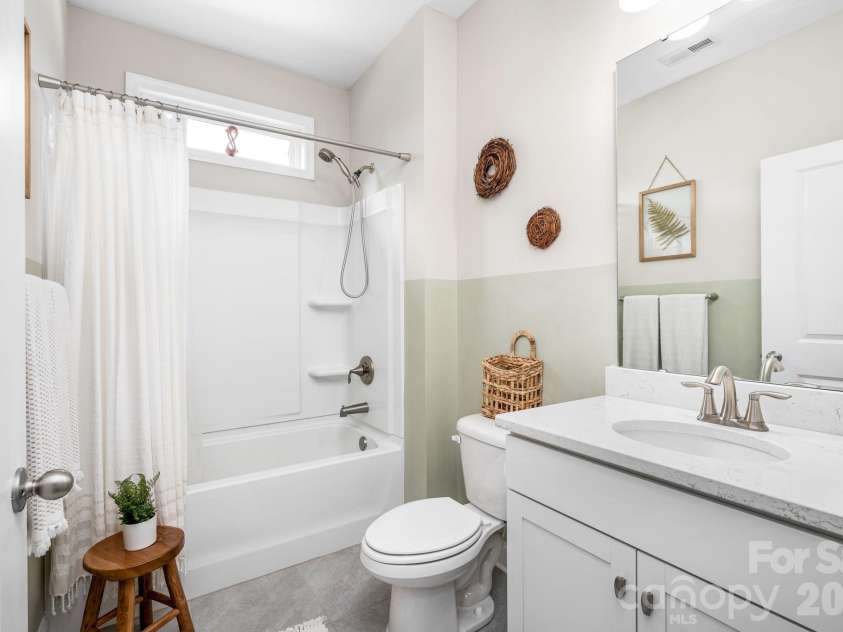 45 Dreambird Drive, Leicester, NC 28748.  MLS# CAR4387776, YatesRealty ID 26971. Guest Bathroom