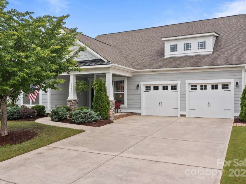 16034 Rushwick Drive, Huntersville, NC 28078.  MLS# CAR4262990, YatesRealty ID 26972. 