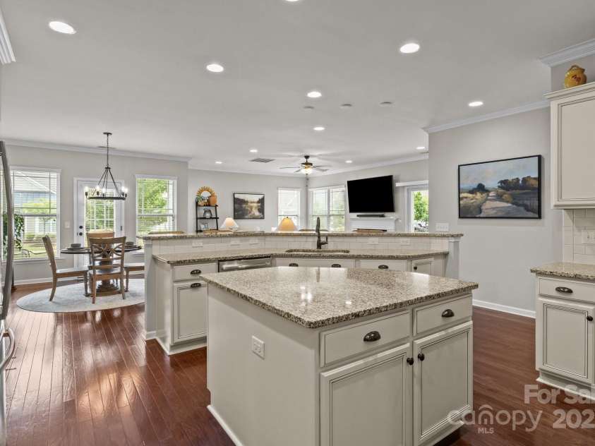 16034 Rushwick Drive, Huntersville, NC 28078.  MLS# CAR4262990, YatesRealty ID 26972. 