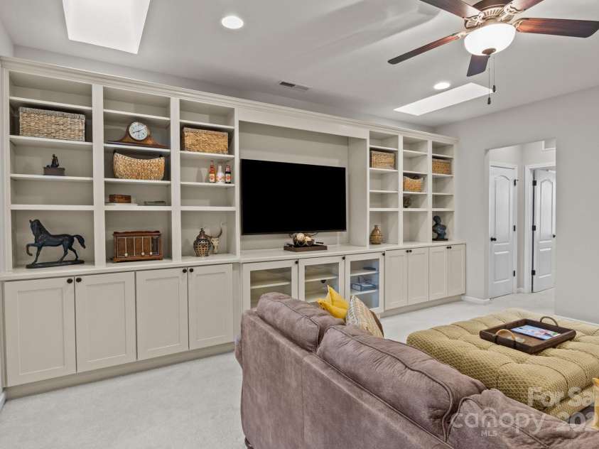 16034 Rushwick Drive, Huntersville, NC 28078.  MLS# CAR4262990, YatesRealty ID 26972. 