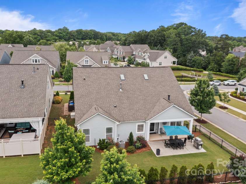 16034 Rushwick Drive, Huntersville, NC 28078.  MLS# CAR4262990, YatesRealty ID 26972. 