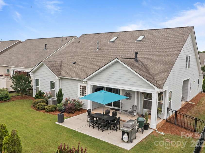 16034 Rushwick Drive, Huntersville, NC 28078.  MLS# CAR4262990, YatesRealty ID 26972. 