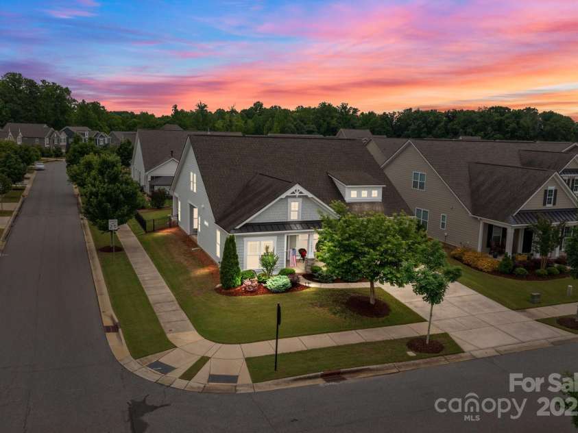 16034 Rushwick Drive, Huntersville, NC 28078.  MLS# CAR4262990, YatesRealty ID 26972. 