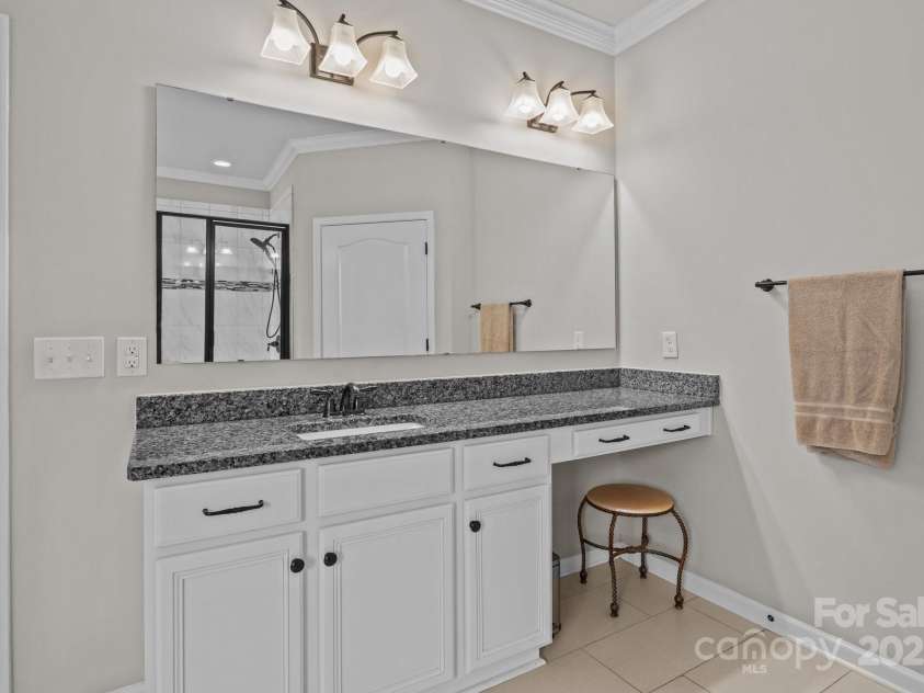 16034 Rushwick Drive, Huntersville, NC 28078.  MLS# CAR4262990, YatesRealty ID 26972. Primary bath separate sink sinks with extended vanity