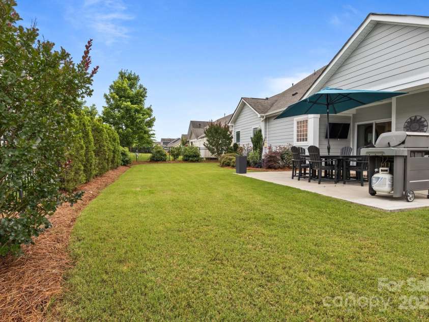 16034 Rushwick Drive, Huntersville, NC 28078.  MLS# CAR4262990, YatesRealty ID 26972. Rear yard space