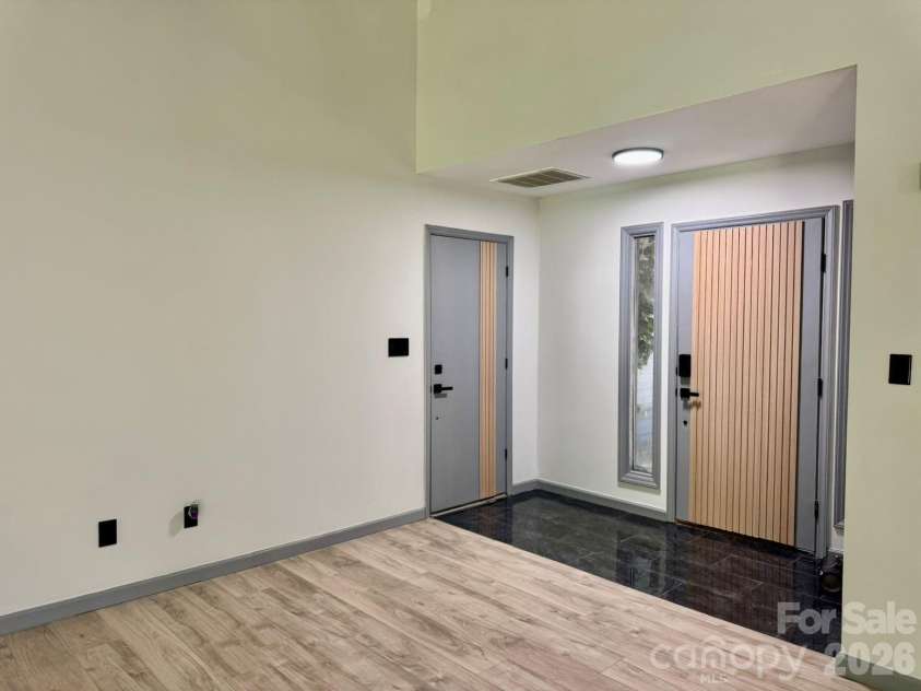 11209 Snapfinger Drive, Charlotte, NC 28277.  MLS# CAR4382199, YatesRealty ID 26973. 