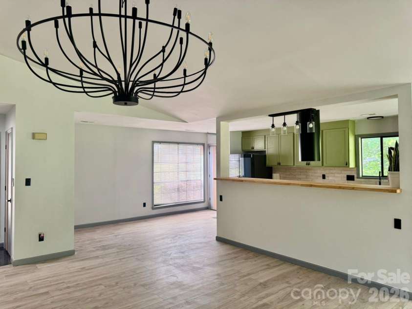 11209 Snapfinger Drive, Charlotte, NC 28277.  MLS# CAR4382199, YatesRealty ID 26973. 