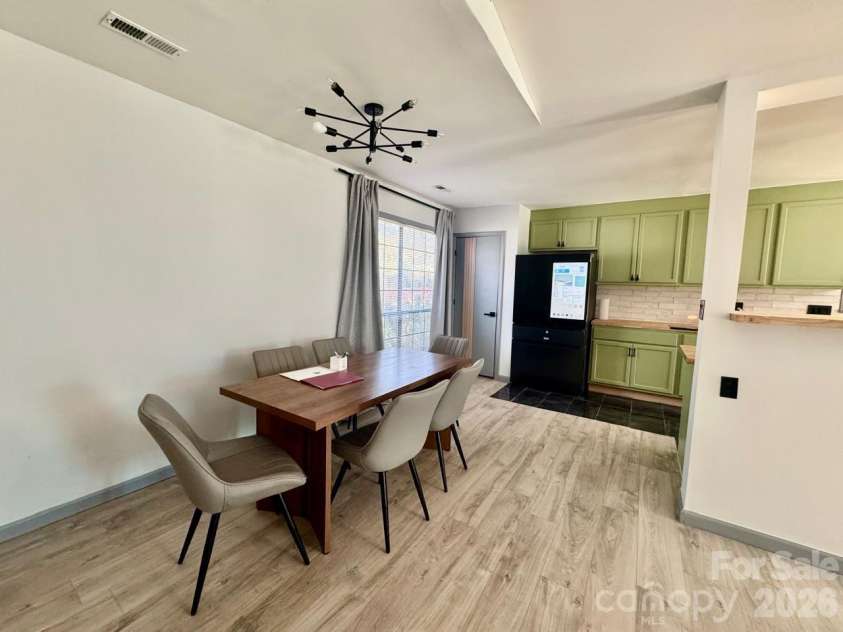 11209 Snapfinger Drive, Charlotte, NC 28277.  MLS# CAR4382199, YatesRealty ID 26973. 