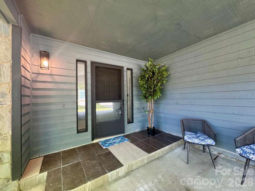 11209 Snapfinger Drive, Charlotte, NC 28277.  MLS# CAR4382199, YatesRealty ID 26973. 