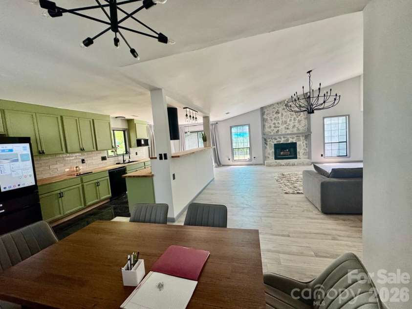 11209 Snapfinger Drive, Charlotte, NC 28277.  MLS# CAR4382199, YatesRealty ID 26973. 