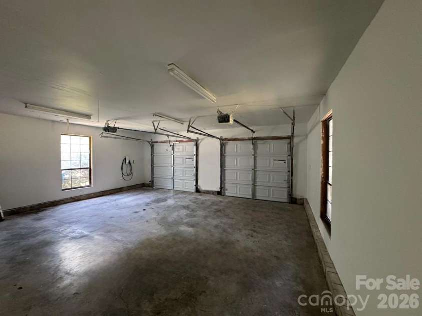 11209 Snapfinger Drive, Charlotte, NC 28277.  MLS# CAR4382199, YatesRealty ID 26973. Garage , EV charger