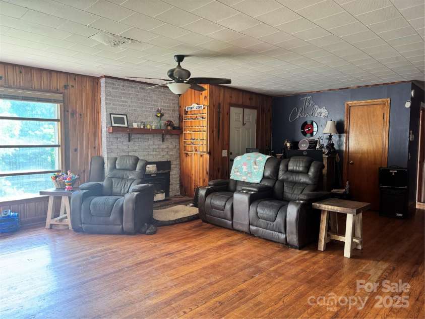 140 Wallins Way, Mars Hill, NC 28754.  MLS# CAR4279652, YatesRealty ID 26973. 