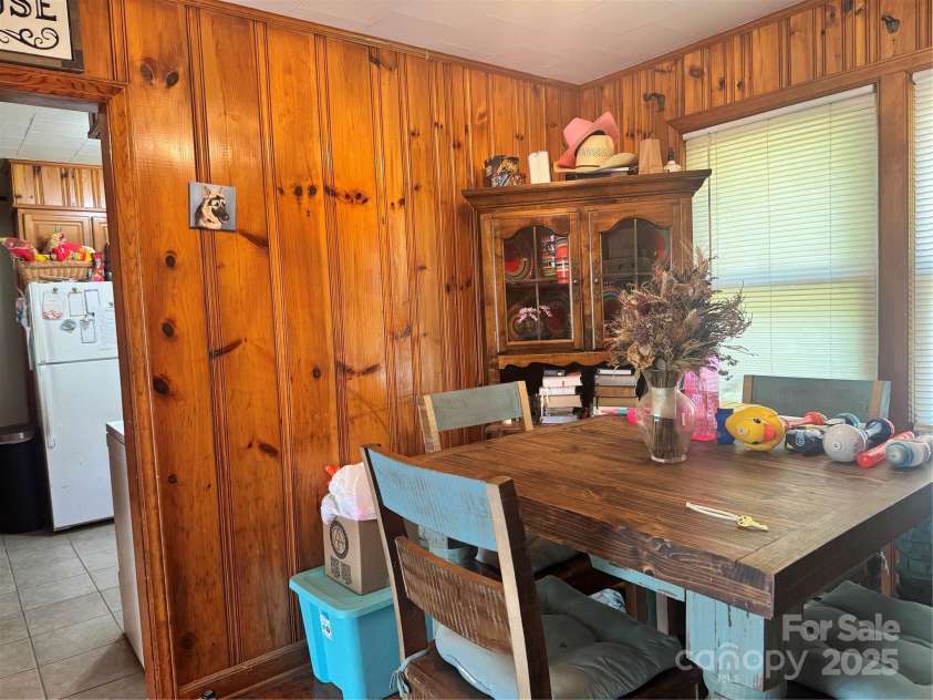 140 Wallins Way, Mars Hill, NC 28754.  MLS# CAR4279652, YatesRealty ID 26973. 