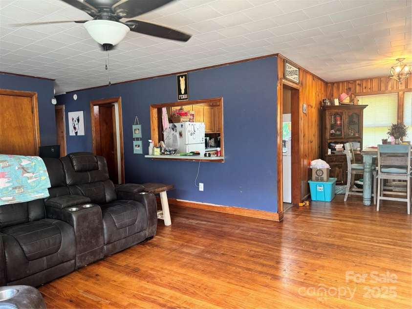 140 Wallins Way, Mars Hill, NC 28754.  MLS# CAR4279652, YatesRealty ID 26973. 