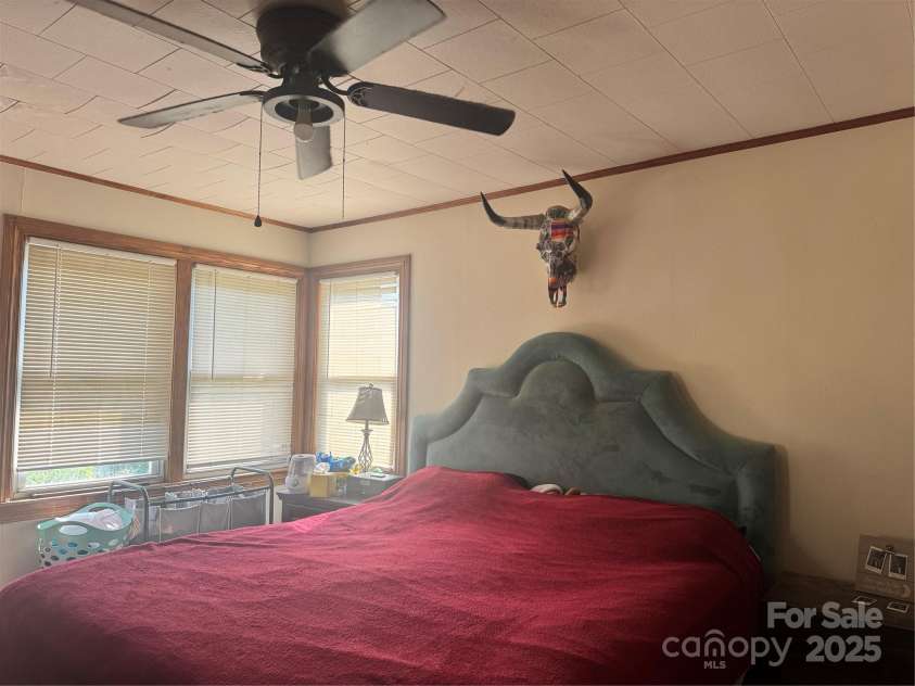 140 Wallins Way, Mars Hill, NC 28754.  MLS# CAR4279652, YatesRealty ID 26973. 