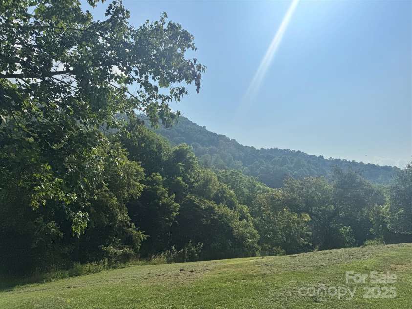 140 Wallins Way, Mars Hill, NC 28754.  MLS# CAR4279652, YatesRealty ID 26973. 