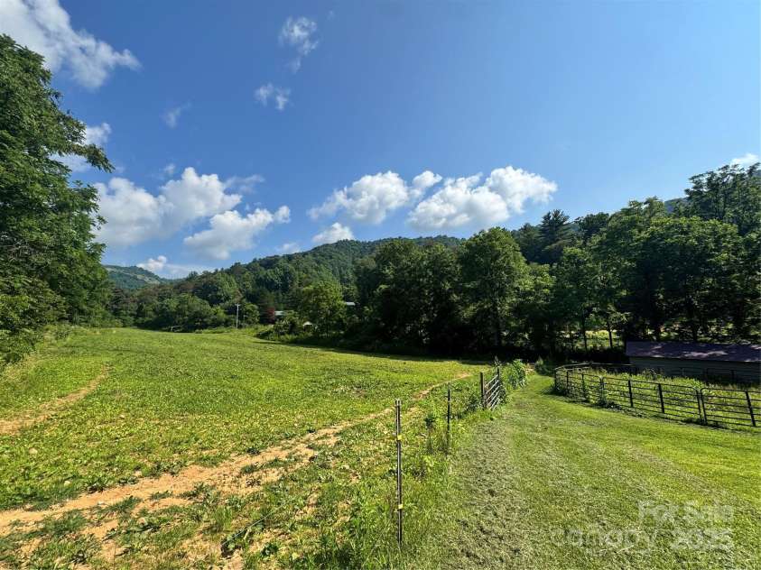 140 Wallins Way, Mars Hill, NC 28754.  MLS# CAR4279652, YatesRealty ID 26973. 