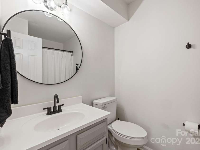 221 Quietwood Drive, Winston Salem, NC 27103.  MLS# CAR4265700, YatesRealty ID 26974. 
