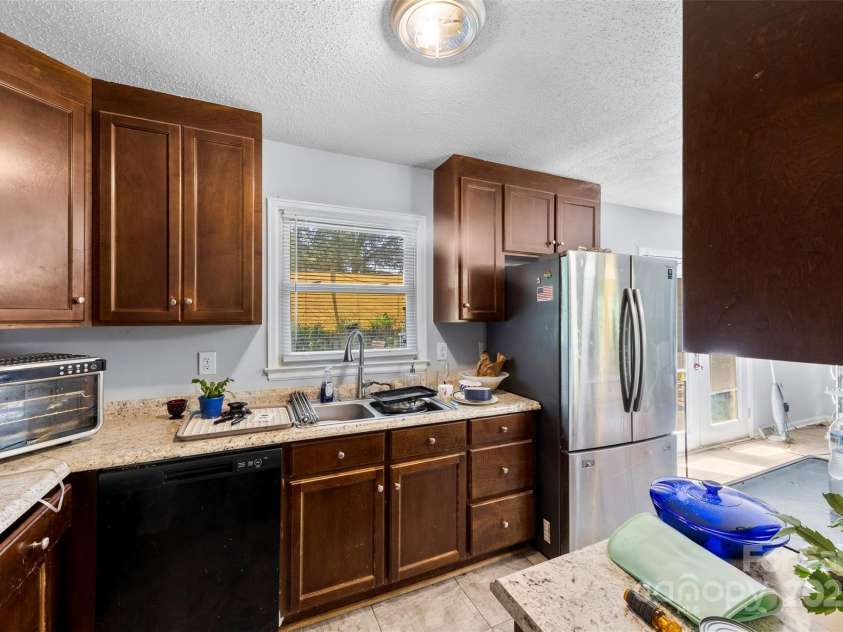 107 Laura Springs Drive, Salisbury, NC 28146.  MLS# CAR4280343, YatesRealty ID 26975. 