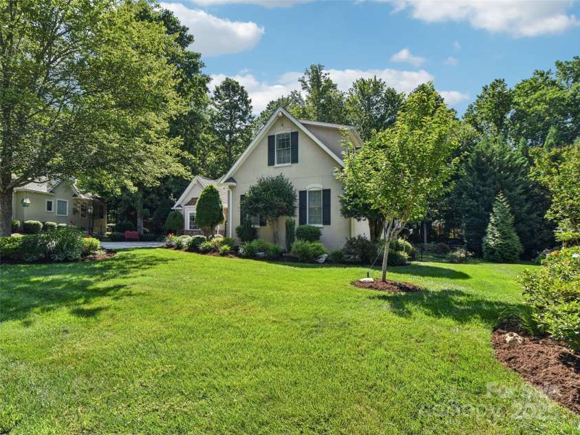 145 Fernbrook Way, Hendersonville, NC 28791.  MLS# CAR4274109, YatesRealty ID 26976. 