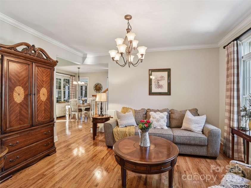 145 Fernbrook Way, Hendersonville, NC 28791.  MLS# CAR4274109, YatesRealty ID 26976. 