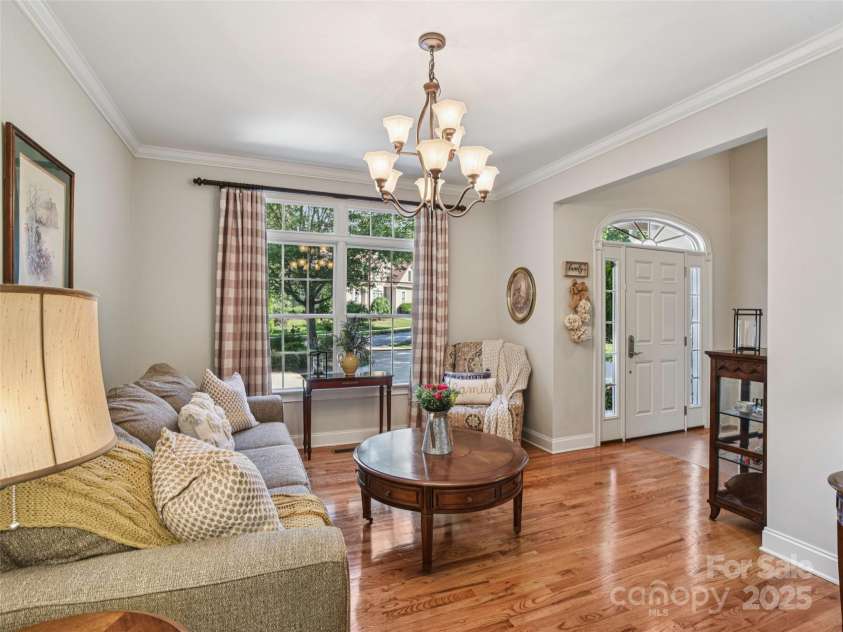 145 Fernbrook Way, Hendersonville, NC 28791.  MLS# CAR4274109, YatesRealty ID 26976. 