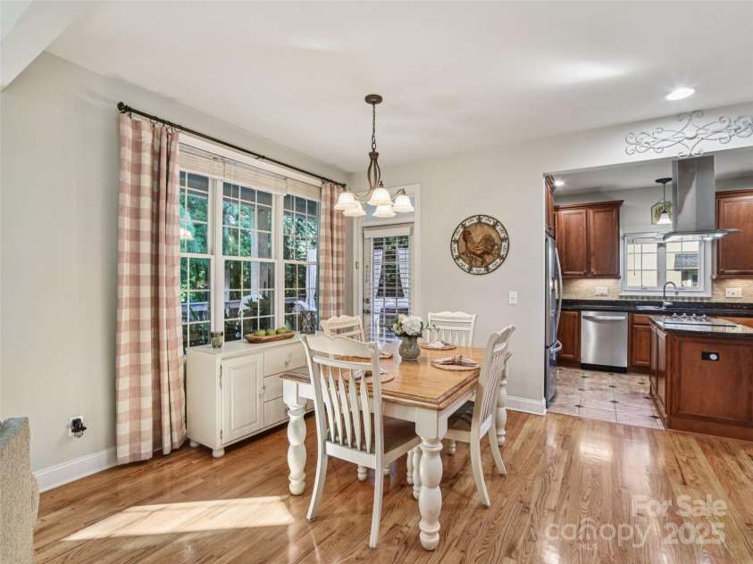 145 Fernbrook Way, Hendersonville, NC 28791.  MLS# CAR4274109, YatesRealty ID 26976. 