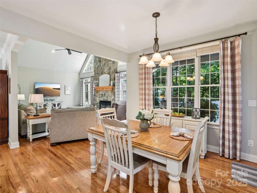 145 Fernbrook Way, Hendersonville, NC 28791.  MLS# CAR4274109, YatesRealty ID 26976. 